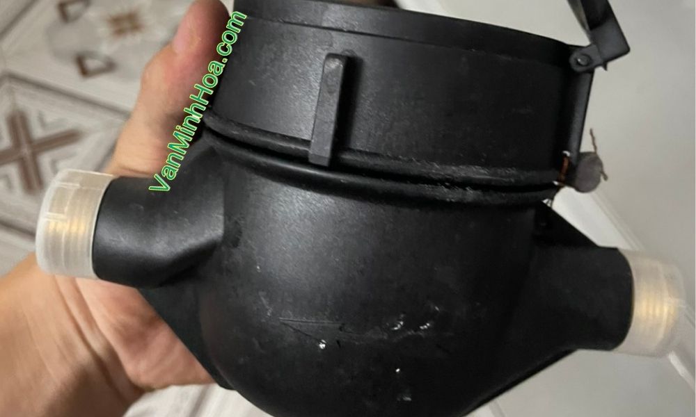 cận cảnh thân đồng hồ nước mh dn20