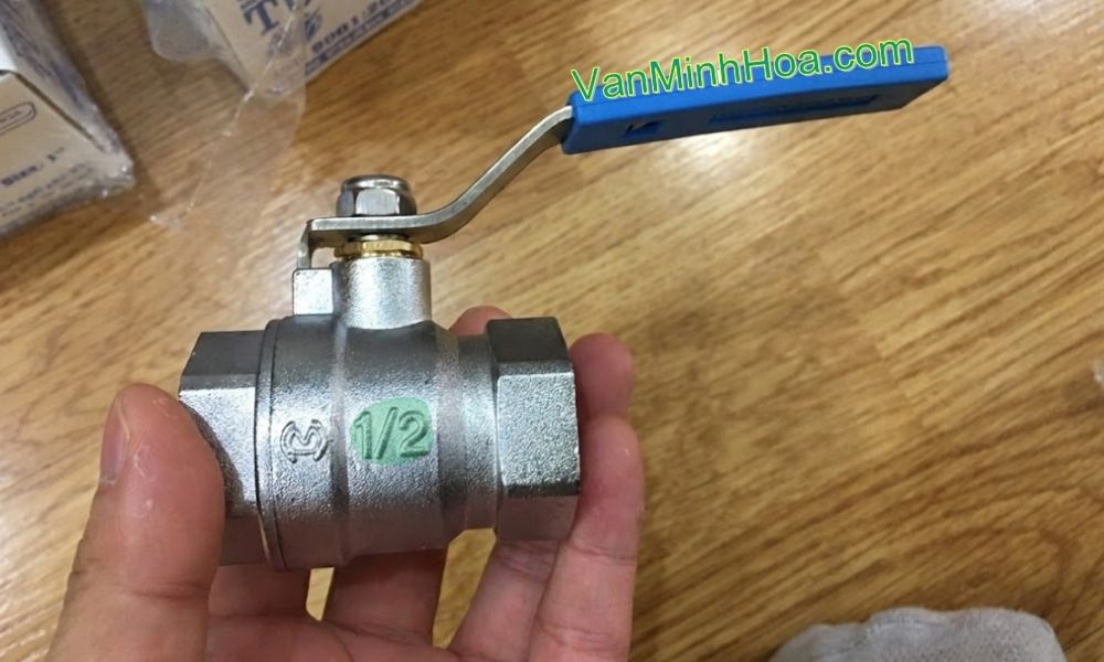 cận cảnh thân van bi tura dn15