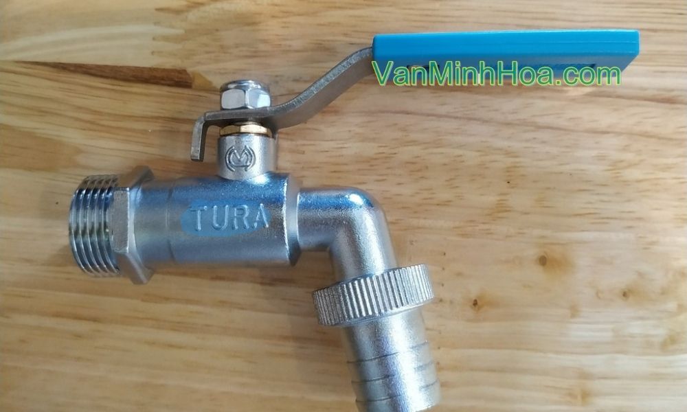 cận cảnh vòi vườn hợp kim tura pn10 dn15